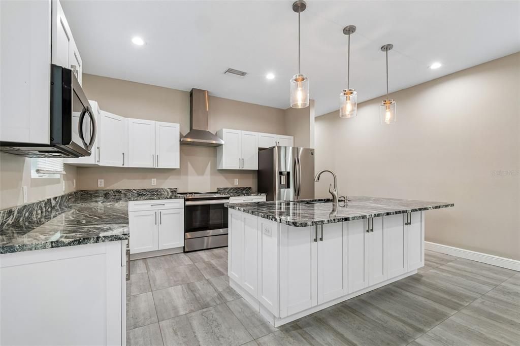 En Venta: $584,500 (3 camas, 3 baños, 2593 Pies cuadrados)