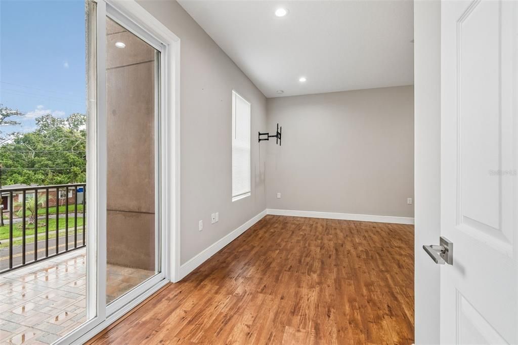 En Venta: $584,500 (3 camas, 3 baños, 2593 Pies cuadrados)