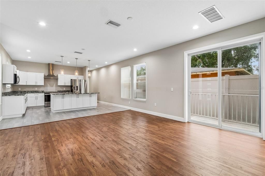En Venta: $584,500 (3 camas, 3 baños, 2593 Pies cuadrados)