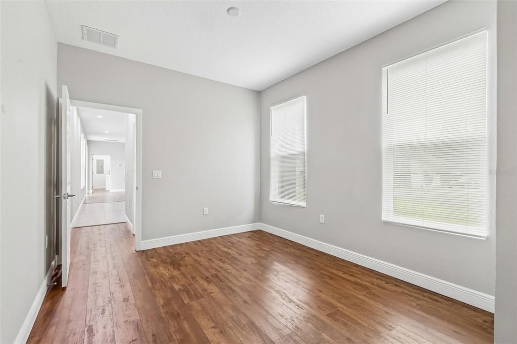 En Venta: $584,500 (3 camas, 3 baños, 2593 Pies cuadrados)