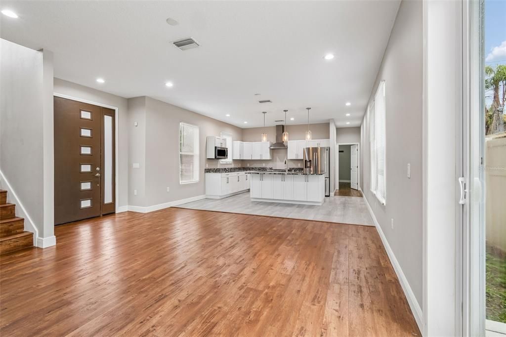 En Venta: $584,500 (3 camas, 3 baños, 2593 Pies cuadrados)
