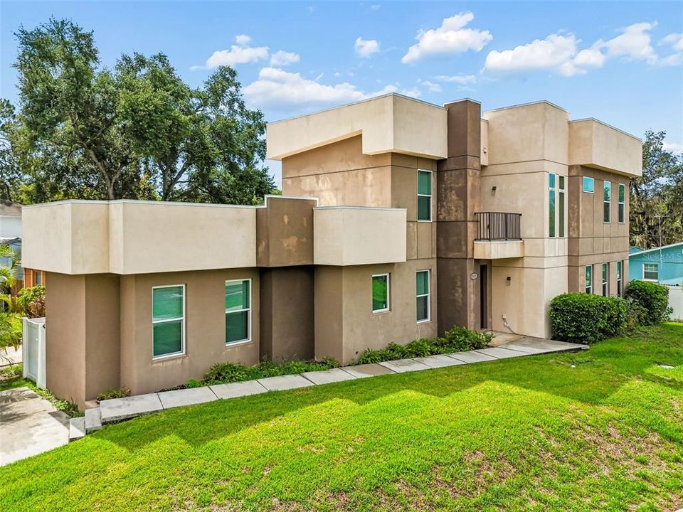 En Venta: $584,500 (3 camas, 3 baños, 2593 Pies cuadrados)