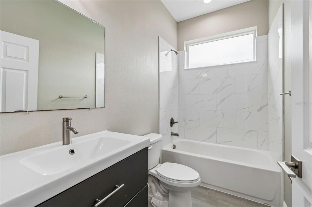 En Venta: $584,500 (3 camas, 3 baños, 2593 Pies cuadrados)