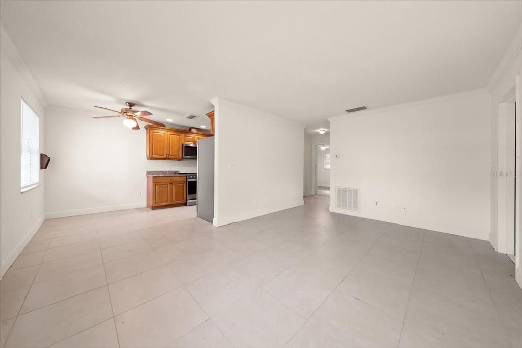 En Venta: $449,000 (4 camas, 0 baños, 1980 Pies cuadrados)