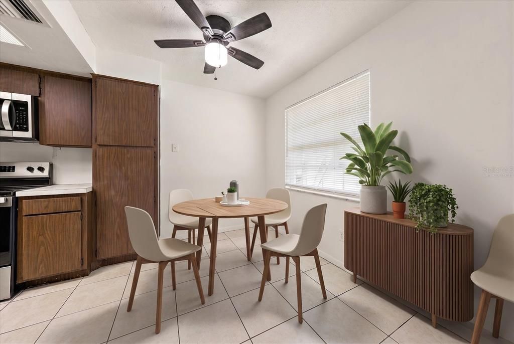 En Venta: $449,000 (4 camas, 0 baños, 1980 Pies cuadrados)