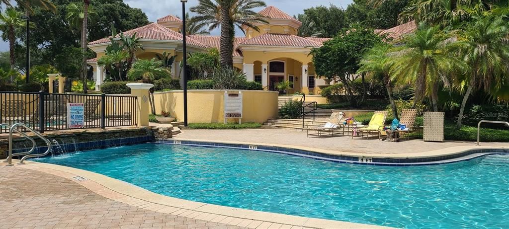 En Venta: $199,900 (2 camas, 2 baños, 1111 Pies cuadrados)