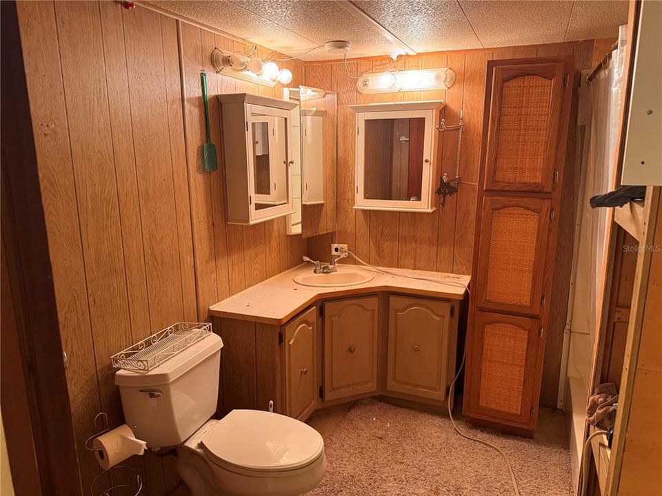 На продажу: $99,000 (2 спален, 1 ванн, 775 Квадратных фут)