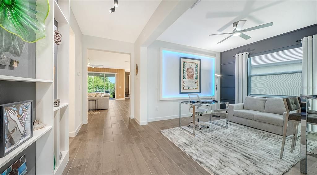 En Venta: $379,000 (2 camas, 2 baños, 1956 Pies cuadrados)