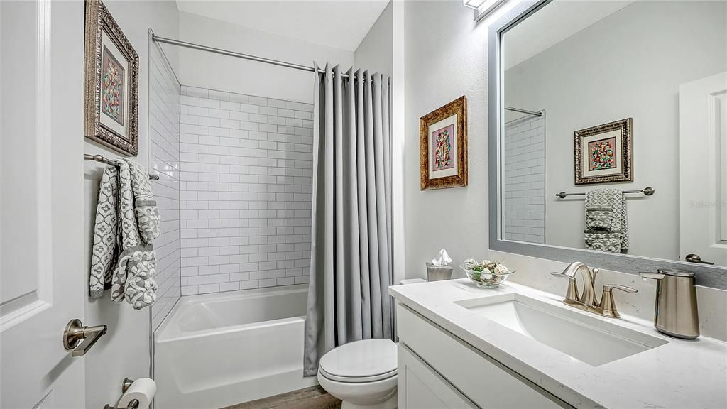 En Venta: $379,000 (2 camas, 2 baños, 1956 Pies cuadrados)
