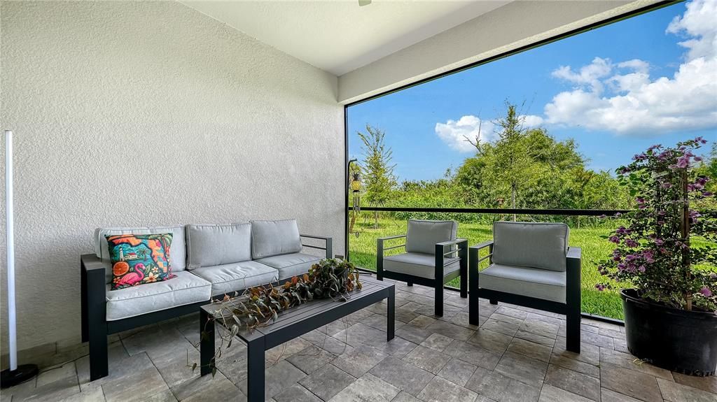 En Venta: $379,000 (2 camas, 2 baños, 1956 Pies cuadrados)