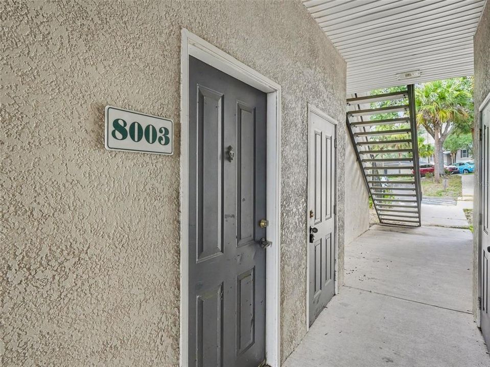 For Sale: $135,000 (1 beds, 1 baths, 808 Square Feet)