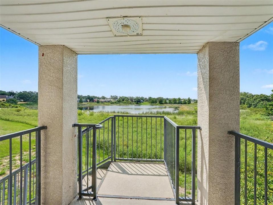 For Sale: $135,000 (1 beds, 1 baths, 808 Square Feet)