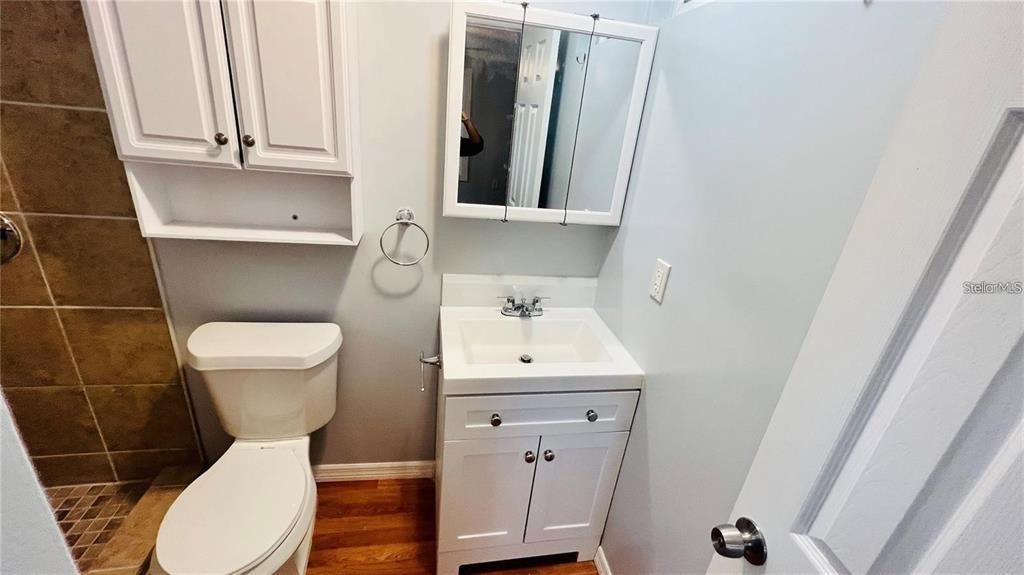 For Rent: $1,600 (3 beds, 2 baths, 828 Square Feet)