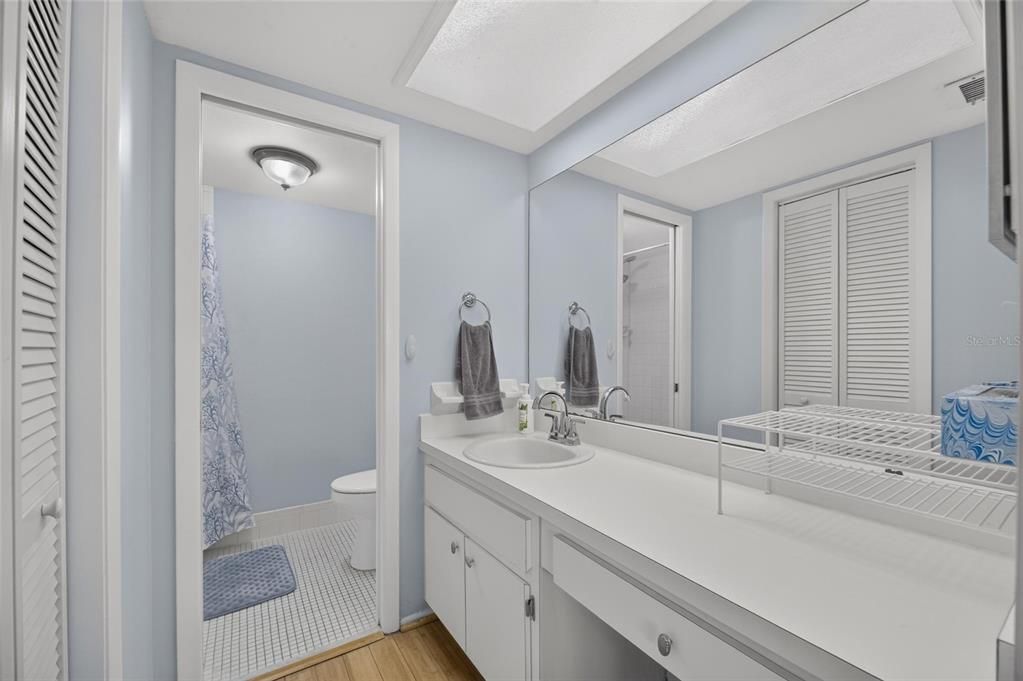 В аренду: $1,950 (2 спален, 2 ванн, 1148 Квадратных фут)