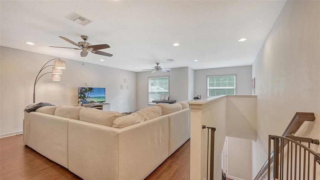 En Venta: $585,000 (3 camas, 2 baños, 2482 Pies cuadrados)