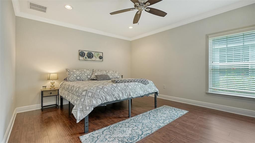 En Venta: $585,000 (3 camas, 2 baños, 2482 Pies cuadrados)