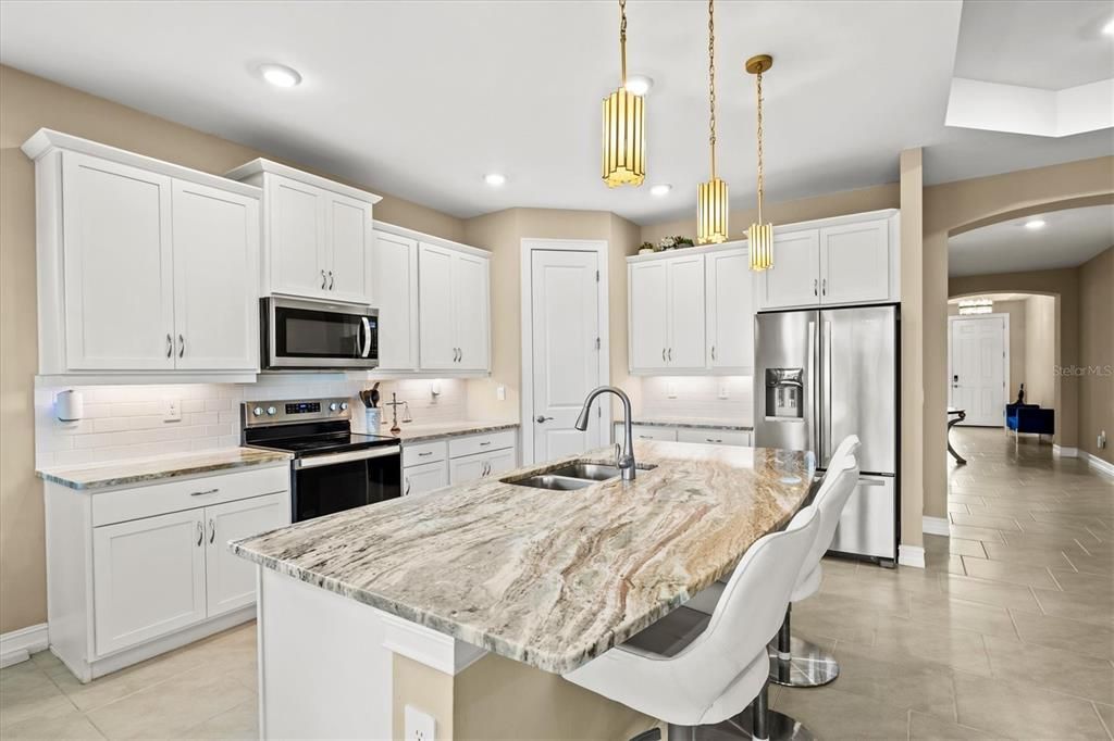 For Sale: $385,000 (3 beds, 2 baths, 2221 Square Feet)
