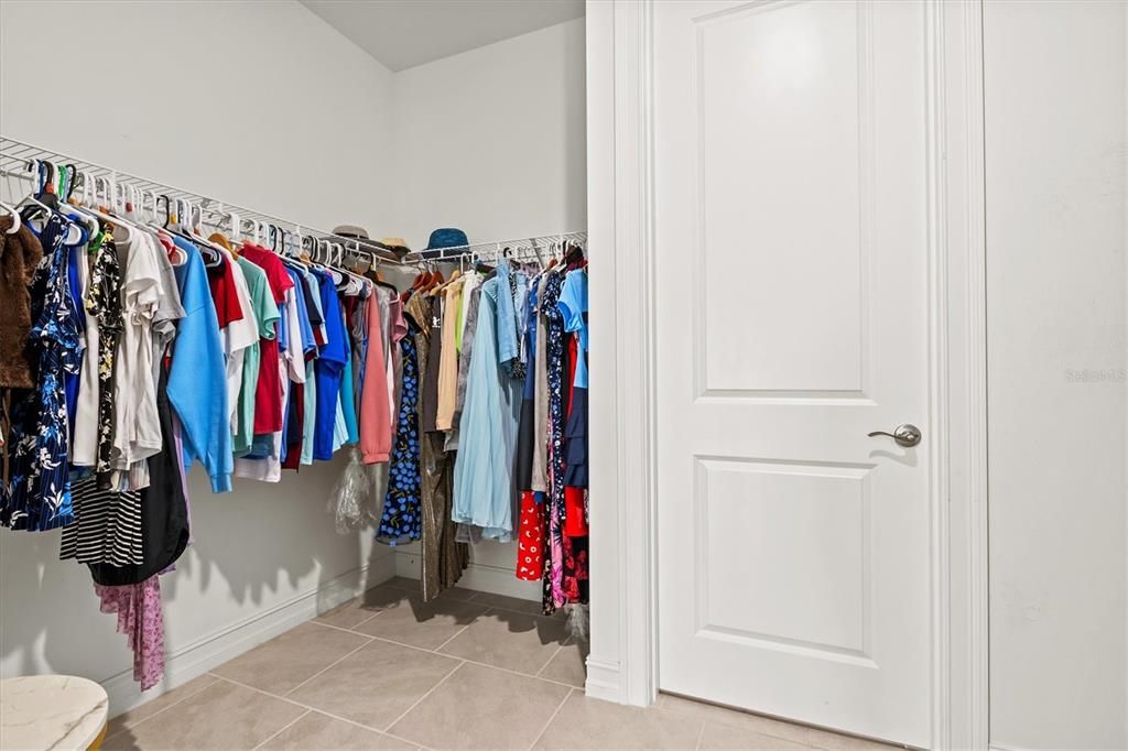 For Sale: $385,000 (3 beds, 2 baths, 2221 Square Feet)