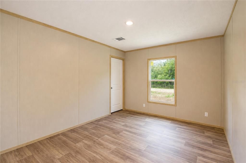 For Sale: $254,000 (3 beds, 2 baths, 1568 Square Feet)