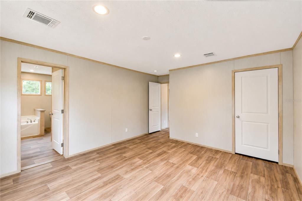 For Sale: $254,000 (3 beds, 2 baths, 1568 Square Feet)