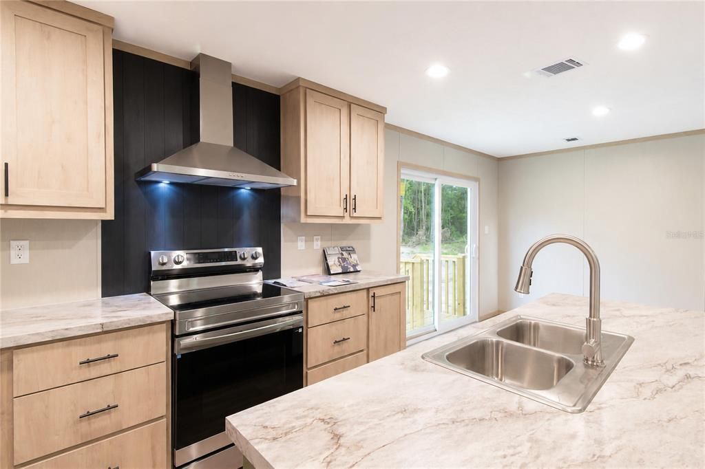 For Sale: $254,000 (3 beds, 2 baths, 1568 Square Feet)