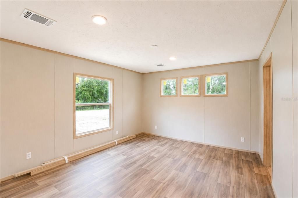 For Sale: $254,000 (3 beds, 2 baths, 1568 Square Feet)