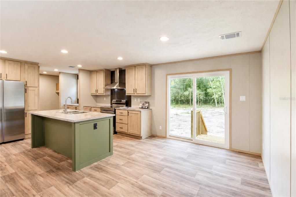 For Sale: $254,000 (3 beds, 2 baths, 1568 Square Feet)