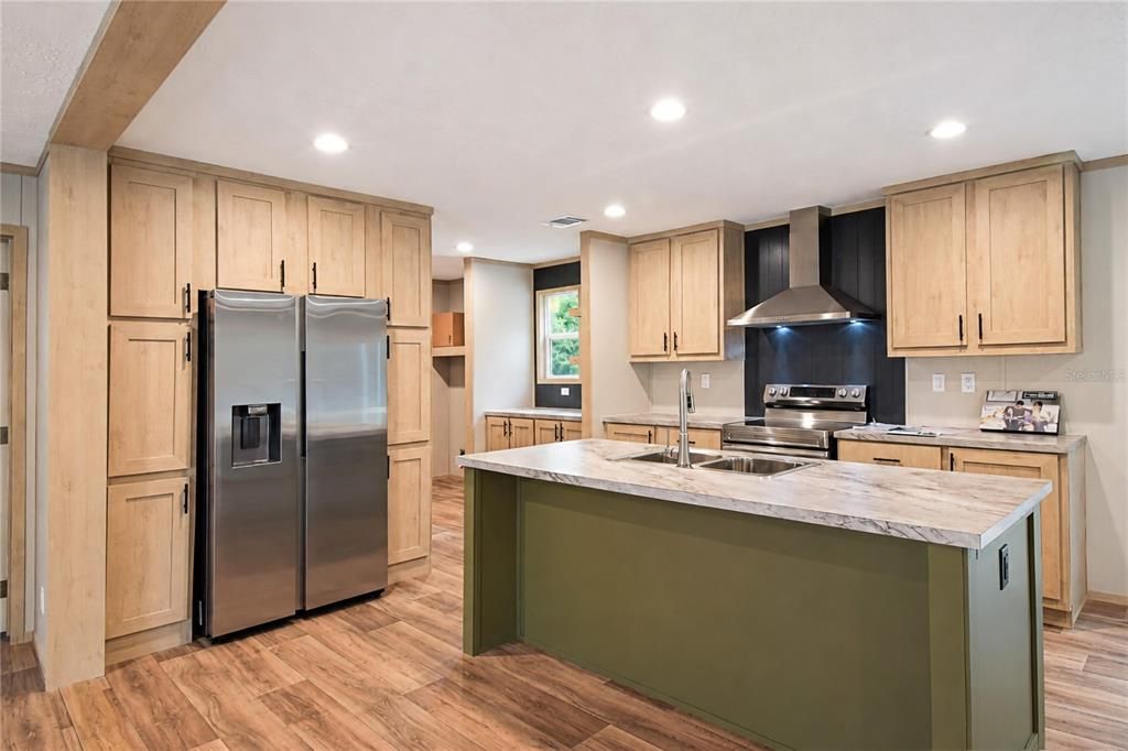 For Sale: $254,000 (3 beds, 2 baths, 1568 Square Feet)