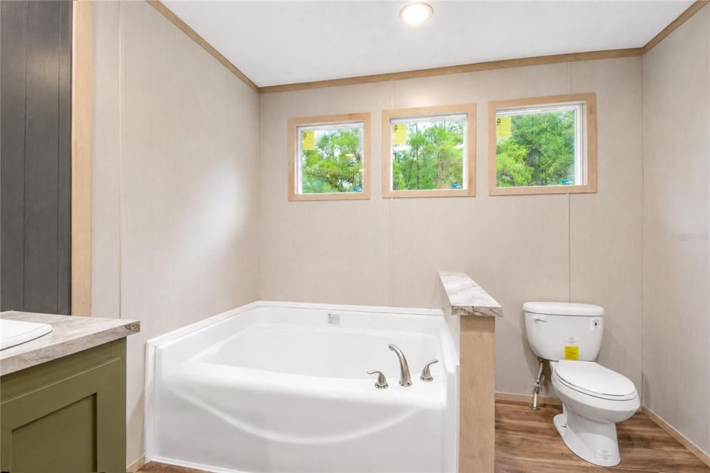 For Sale: $254,000 (3 beds, 2 baths, 1568 Square Feet)