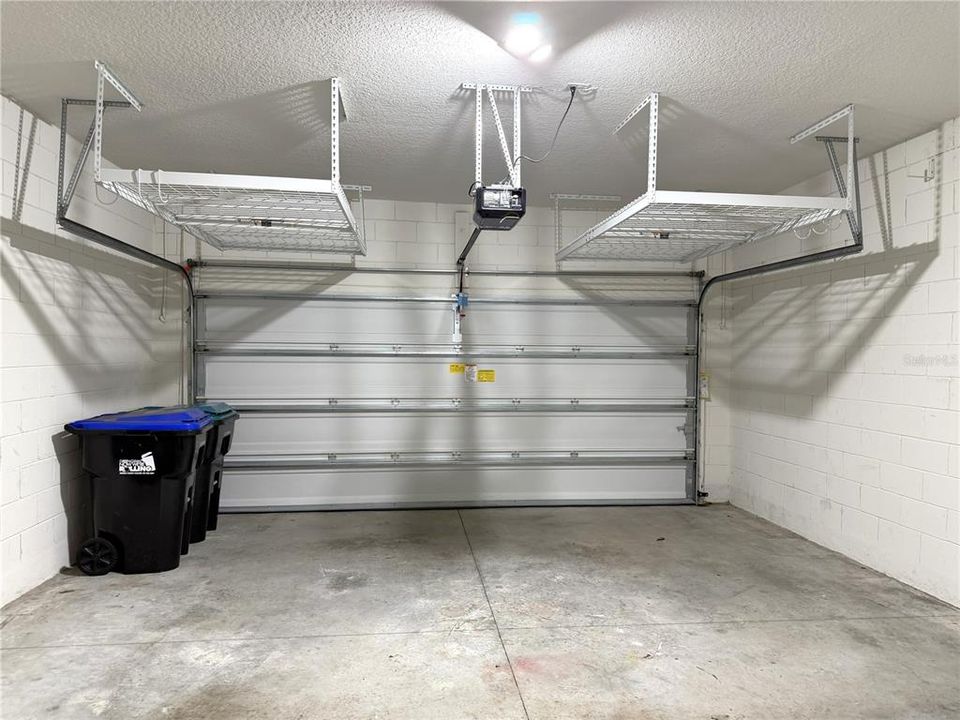 Activo con contrato: $2,800 (3 camas, 2 baños, 1705 Pies cuadrados)