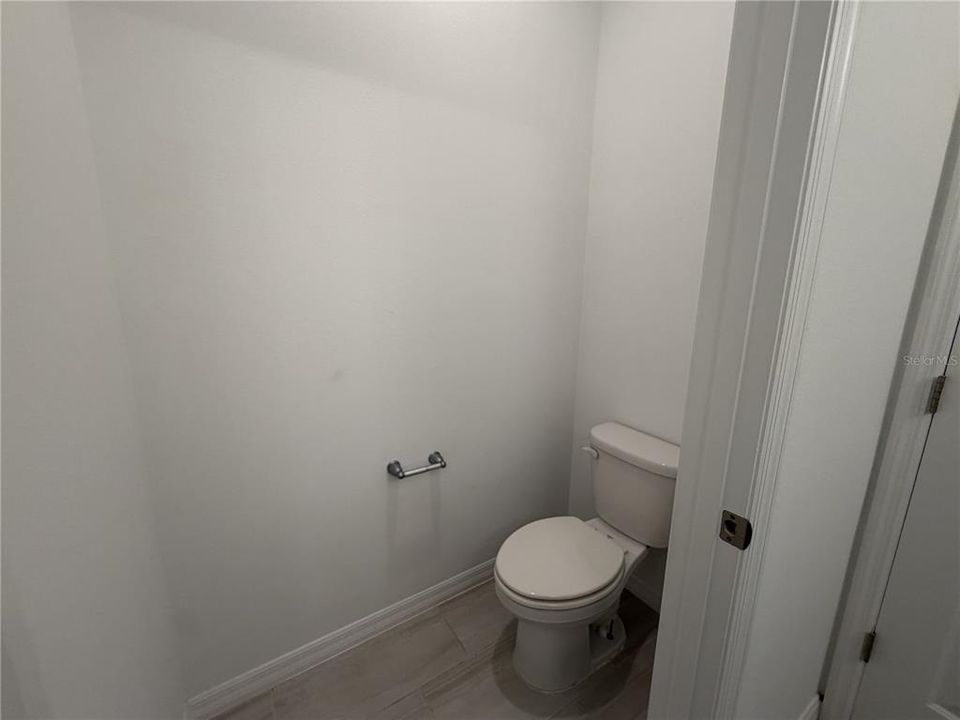 Activo con contrato: $2,800 (3 camas, 2 baños, 1705 Pies cuadrados)