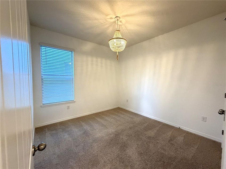 Activo con contrato: $2,800 (3 camas, 2 baños, 1705 Pies cuadrados)