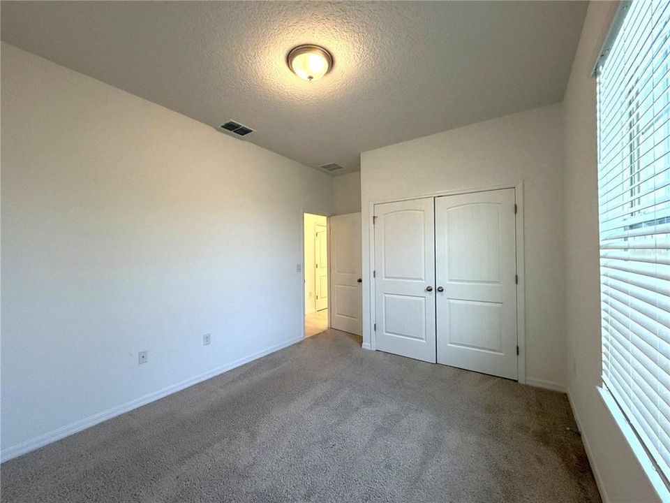 Activo con contrato: $2,800 (3 camas, 2 baños, 1705 Pies cuadrados)