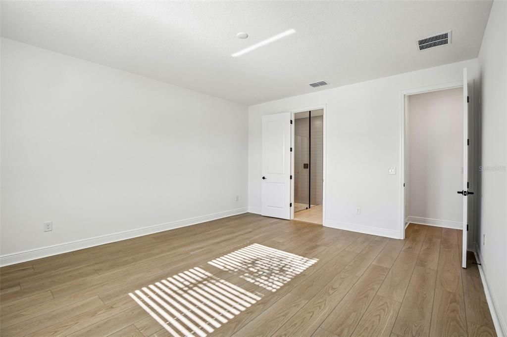 Active With Contract: $589,999 (3 beds, 3 baths, 2406 Square Feet)