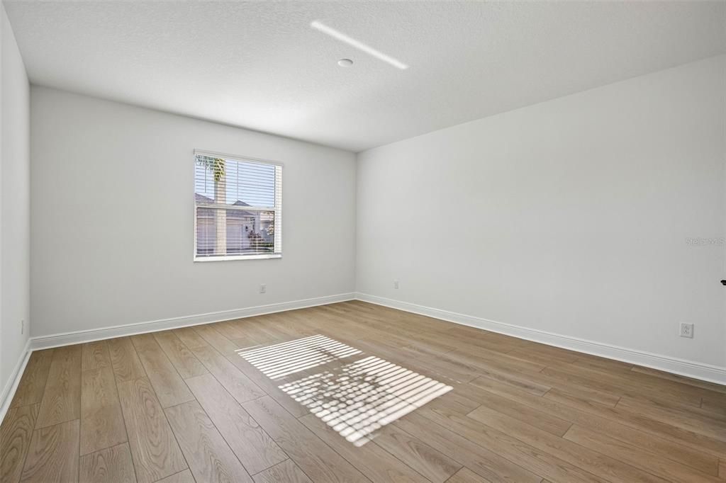 Active With Contract: $589,999 (3 beds, 3 baths, 2406 Square Feet)