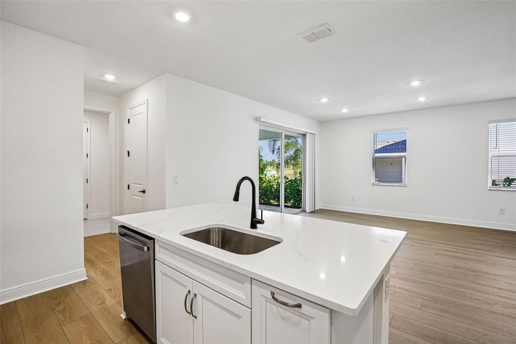 Active With Contract: $589,999 (3 beds, 3 baths, 2406 Square Feet)