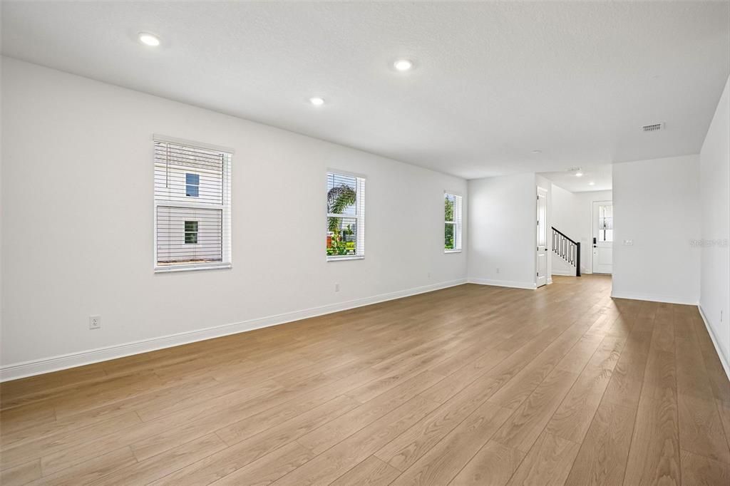Active With Contract: $589,999 (3 beds, 3 baths, 2406 Square Feet)
