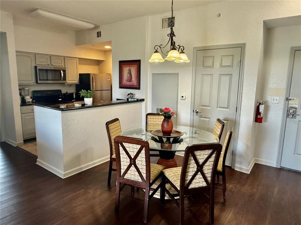En Venta: $179,500 (3 camas, 2 baños, 1231 Pies cuadrados)