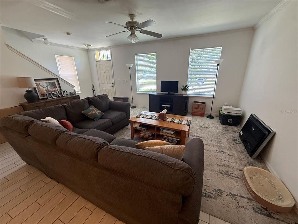For Sale: $330,000 (3 beds, 2 baths, 1371 Square Feet)