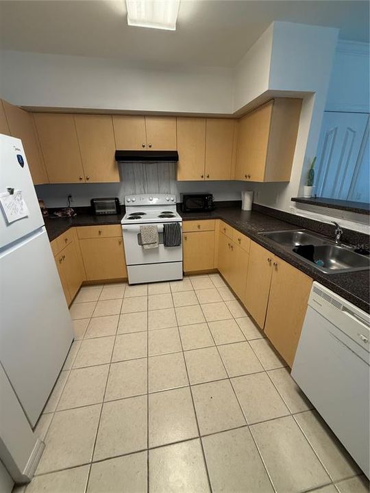 For Sale: $330,000 (3 beds, 2 baths, 1371 Square Feet)