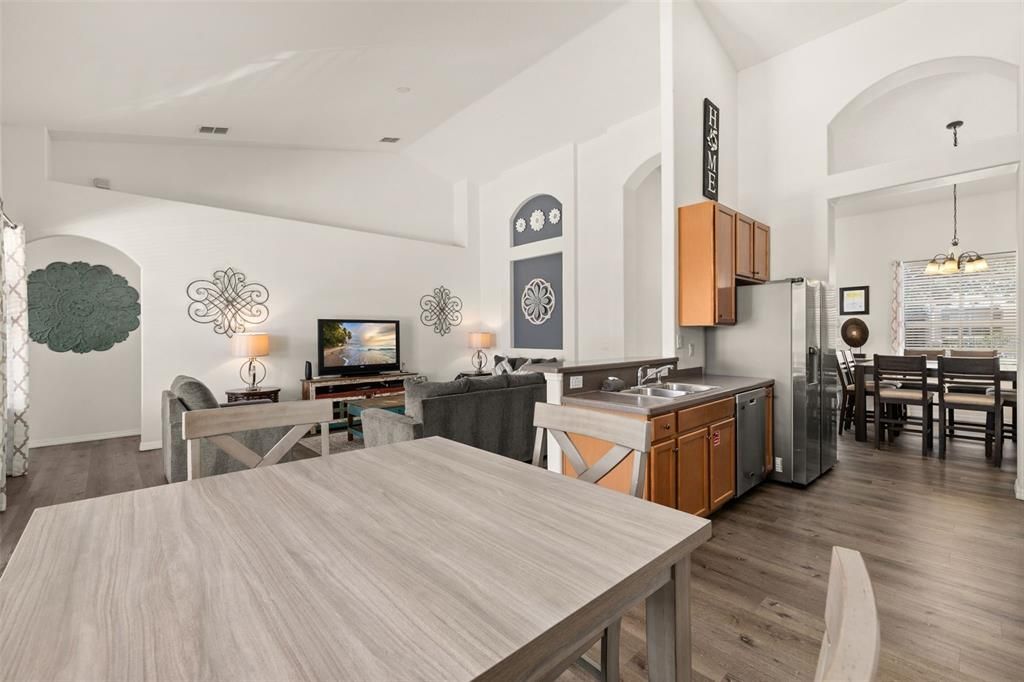 На продажу: $459,900 (5 спален, 3 ванн, 2196 Квадратных фут)