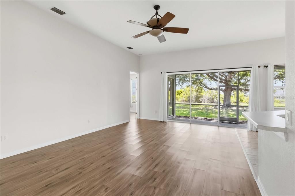 На продажу: $350,000 (3 спален, 2 ванн, 1936 Квадратных фут)