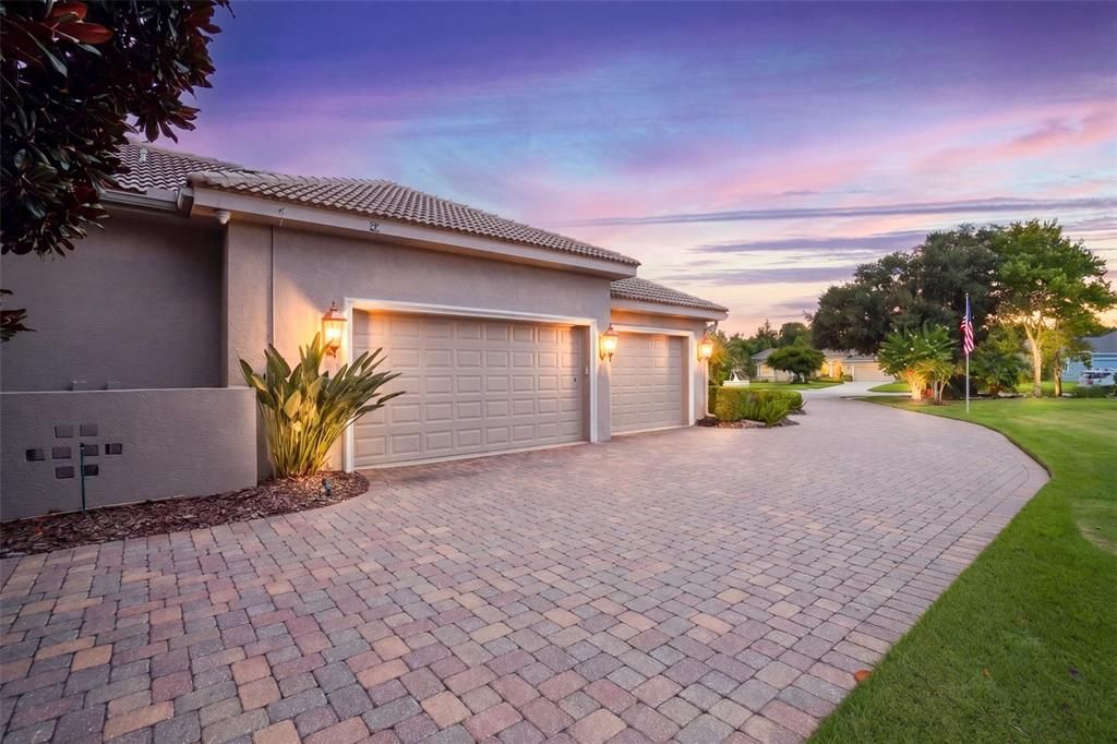 En Venta: $1,095,000 (4 camas, 3 baños, 3556 Pies cuadrados)