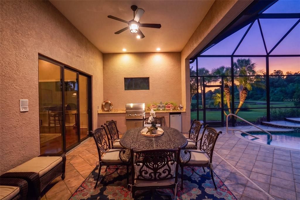 En Venta: $1,095,000 (4 camas, 3 baños, 3556 Pies cuadrados)