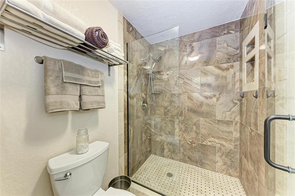 En Venta: $454,900 (3 camas, 2 baños, 1847 Pies cuadrados)