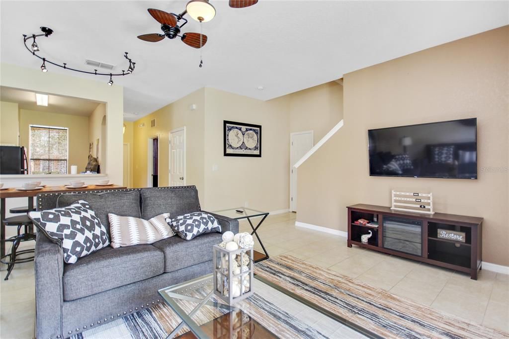 En Venta: $325,000 (4 camas, 3 baños, 1852 Pies cuadrados)