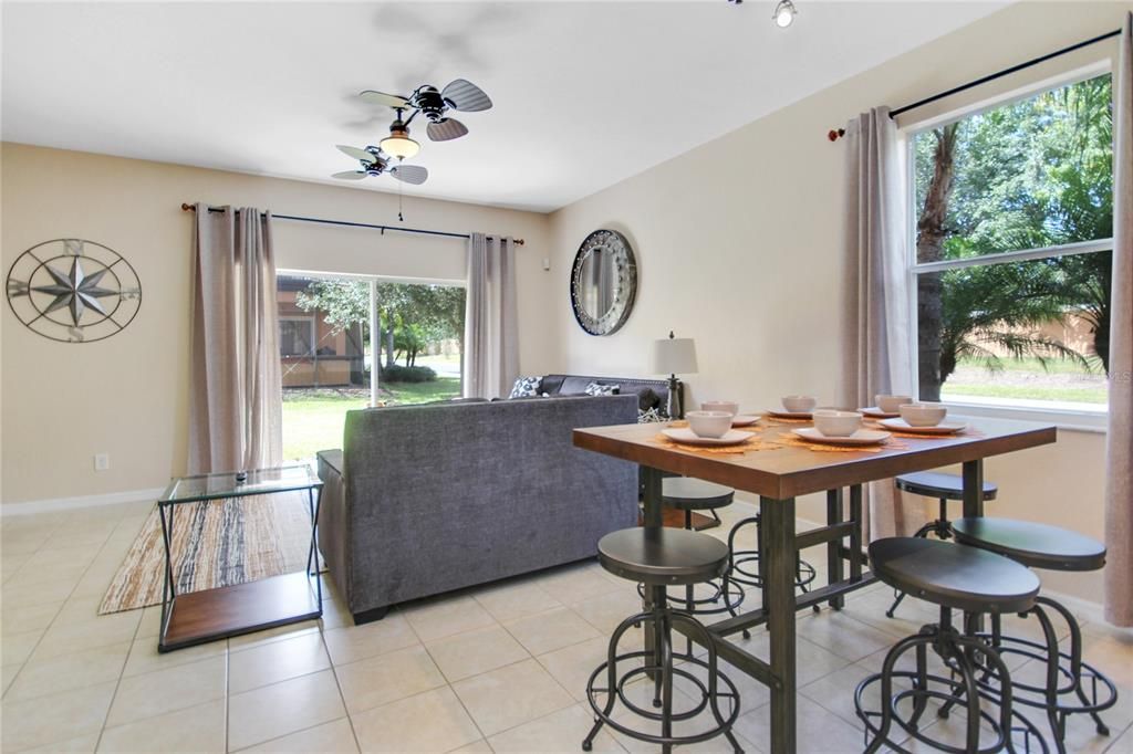 En Venta: $325,000 (4 camas, 3 baños, 1852 Pies cuadrados)