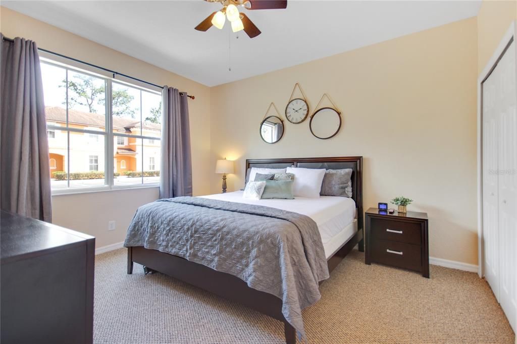 En Venta: $325,000 (4 camas, 3 baños, 1852 Pies cuadrados)