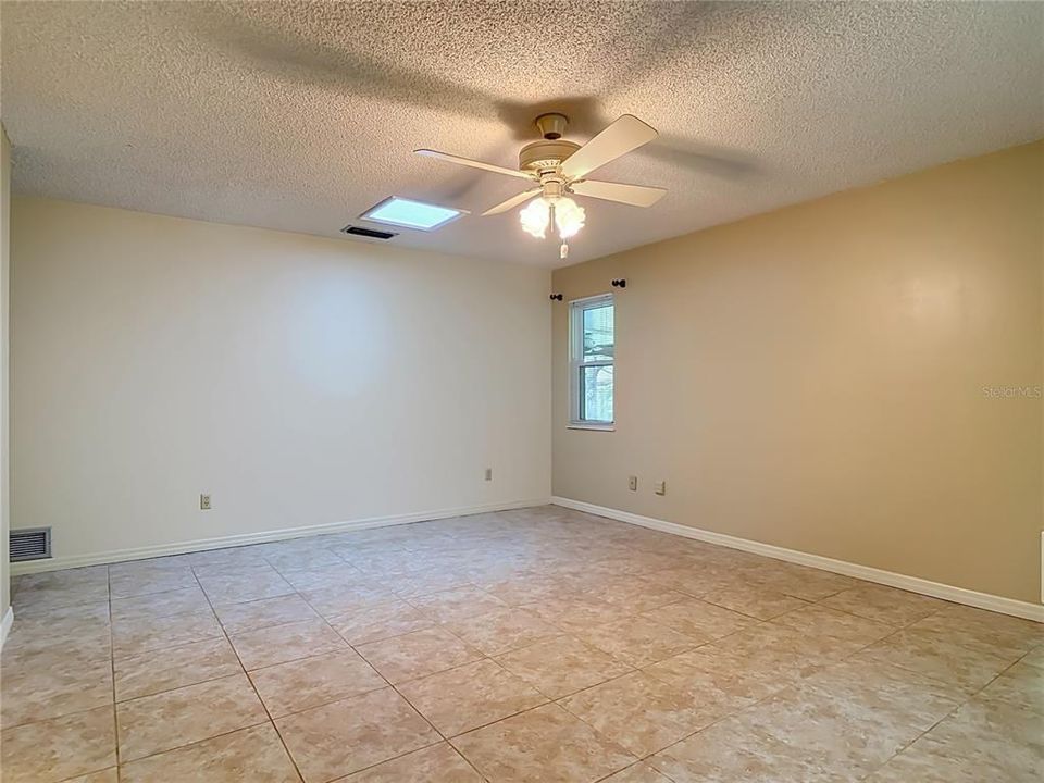 En Venta: $369,900 (3 camas, 2 baños, 1852 Pies cuadrados)