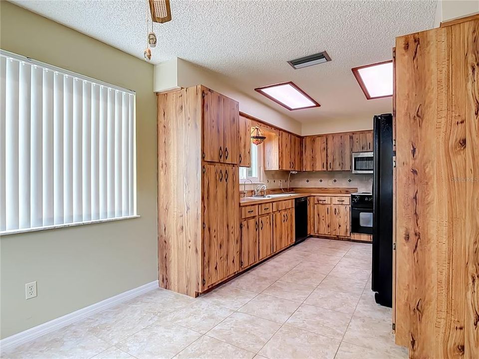 En Venta: $369,900 (3 camas, 2 baños, 1852 Pies cuadrados)